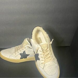 Vintage Havana Cream and White Label